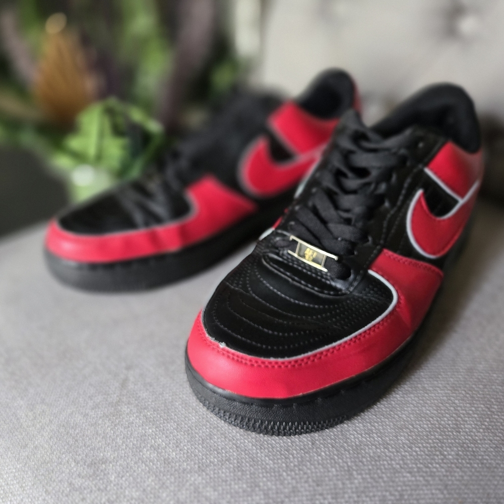 Nike Air Force‎ 1 Low ‘82 Black/Red Men’s Size 7.5 | Classic Retro Style